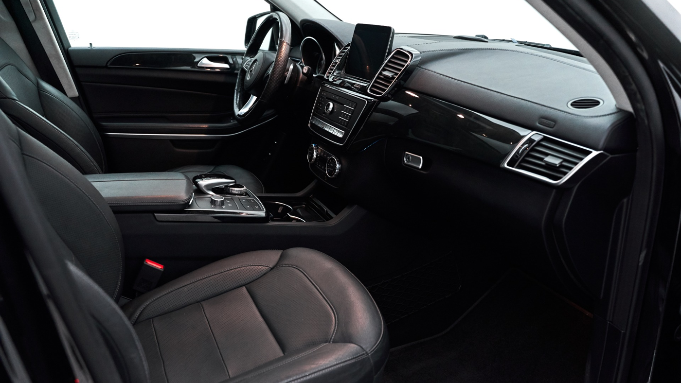 Mercedes-Benz GLS 550 image